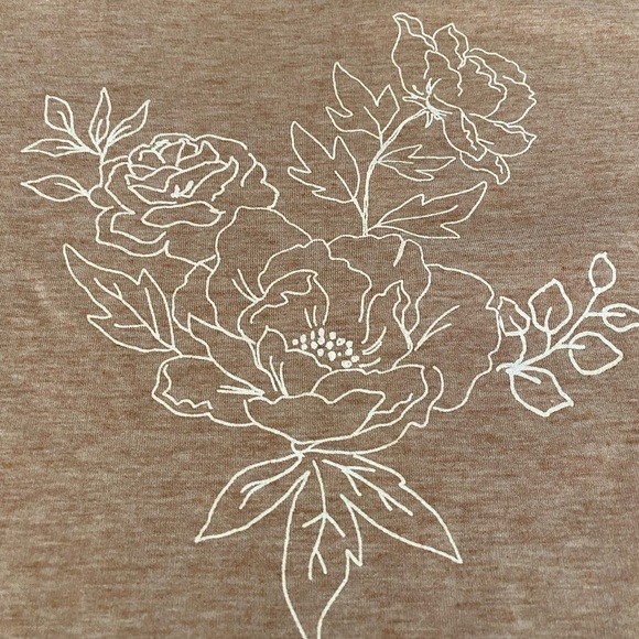 Joyfolie Floral Print Tee - Picture 4 of 11